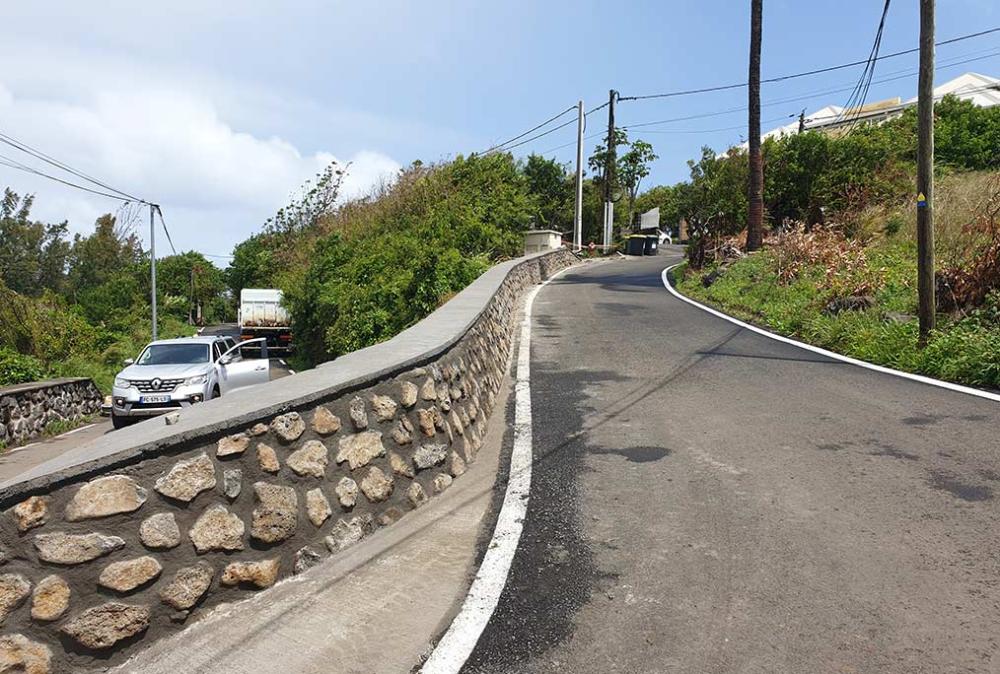 travaux publics à Petite Île